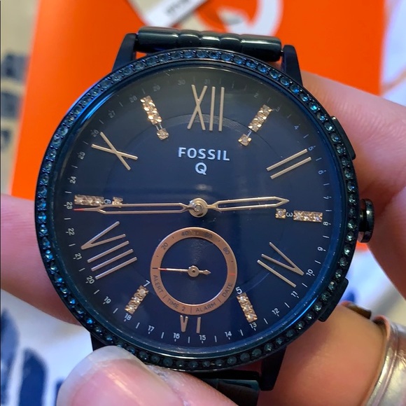 Fossil hybrid smartwatch - Picture 5 of 6